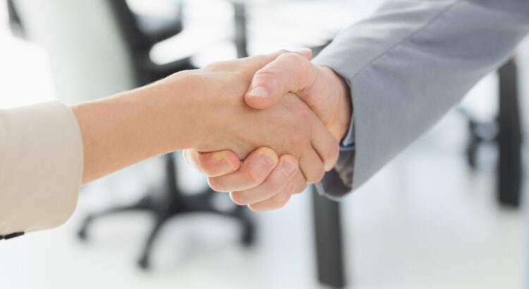 Poignée de main confiance